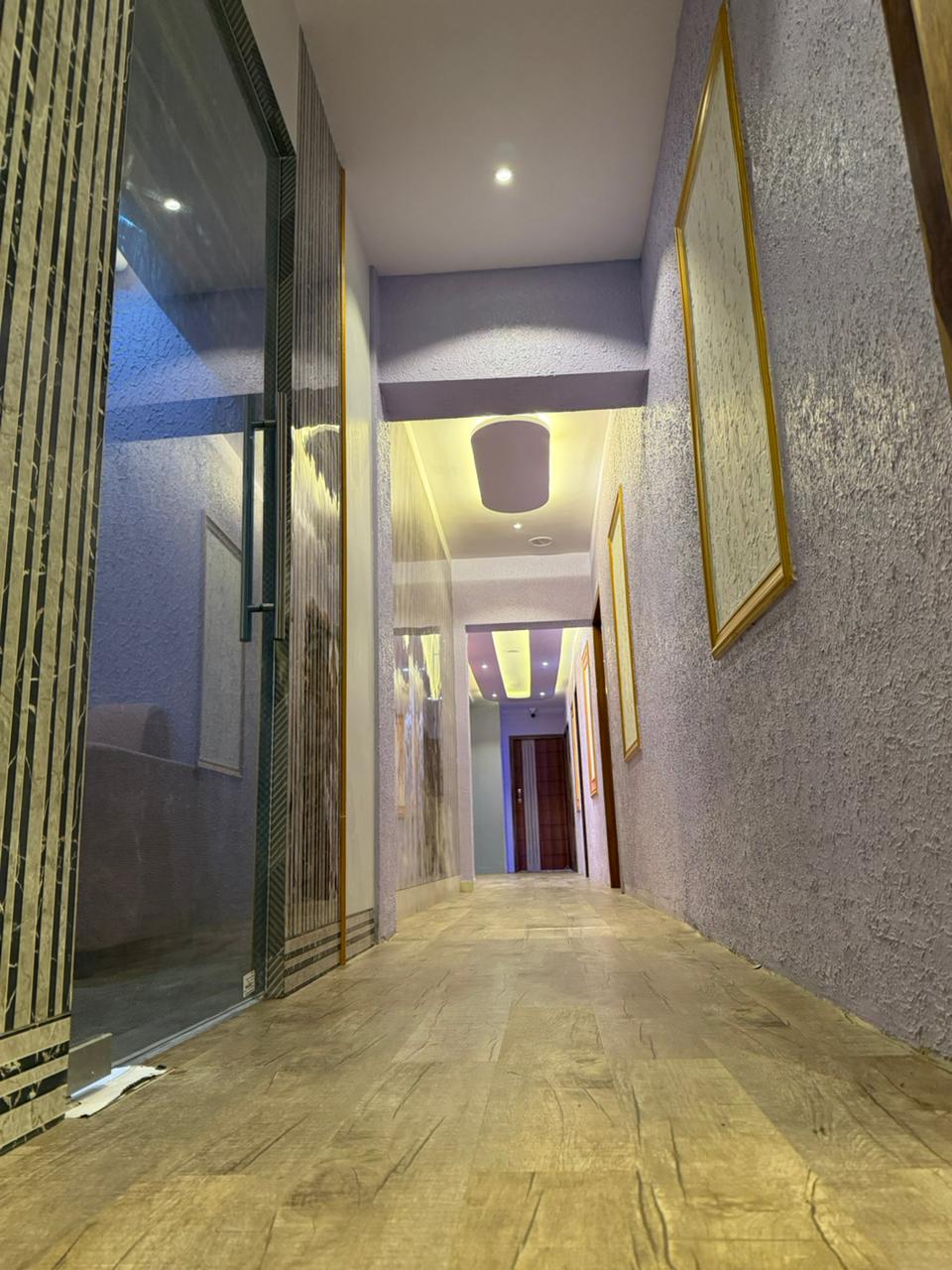 Interior 5