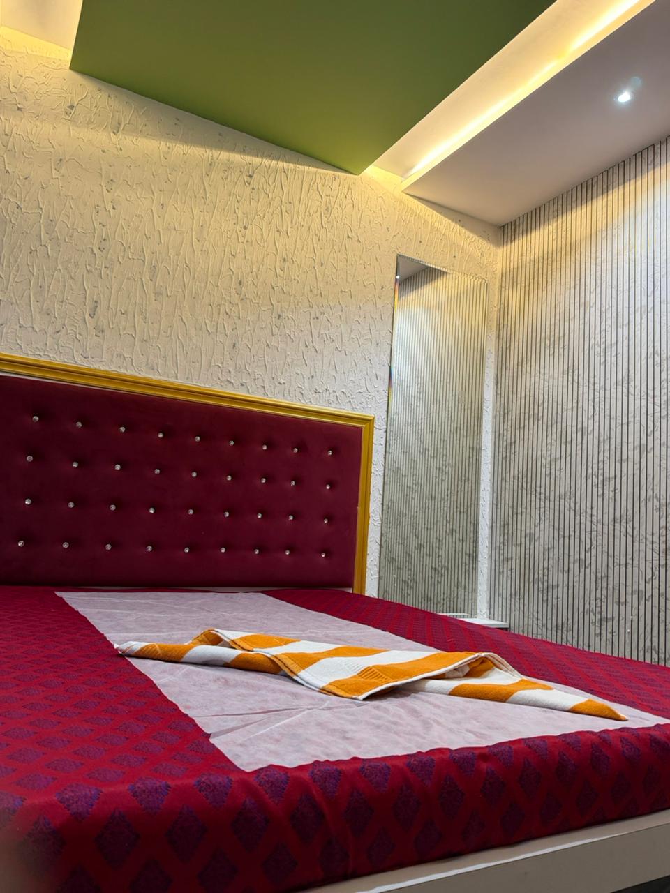 Interior 5