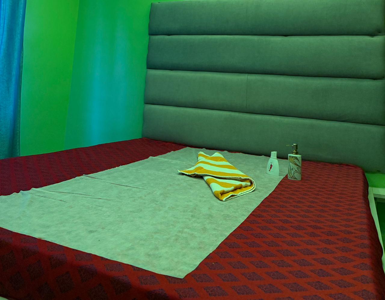 Interior 6